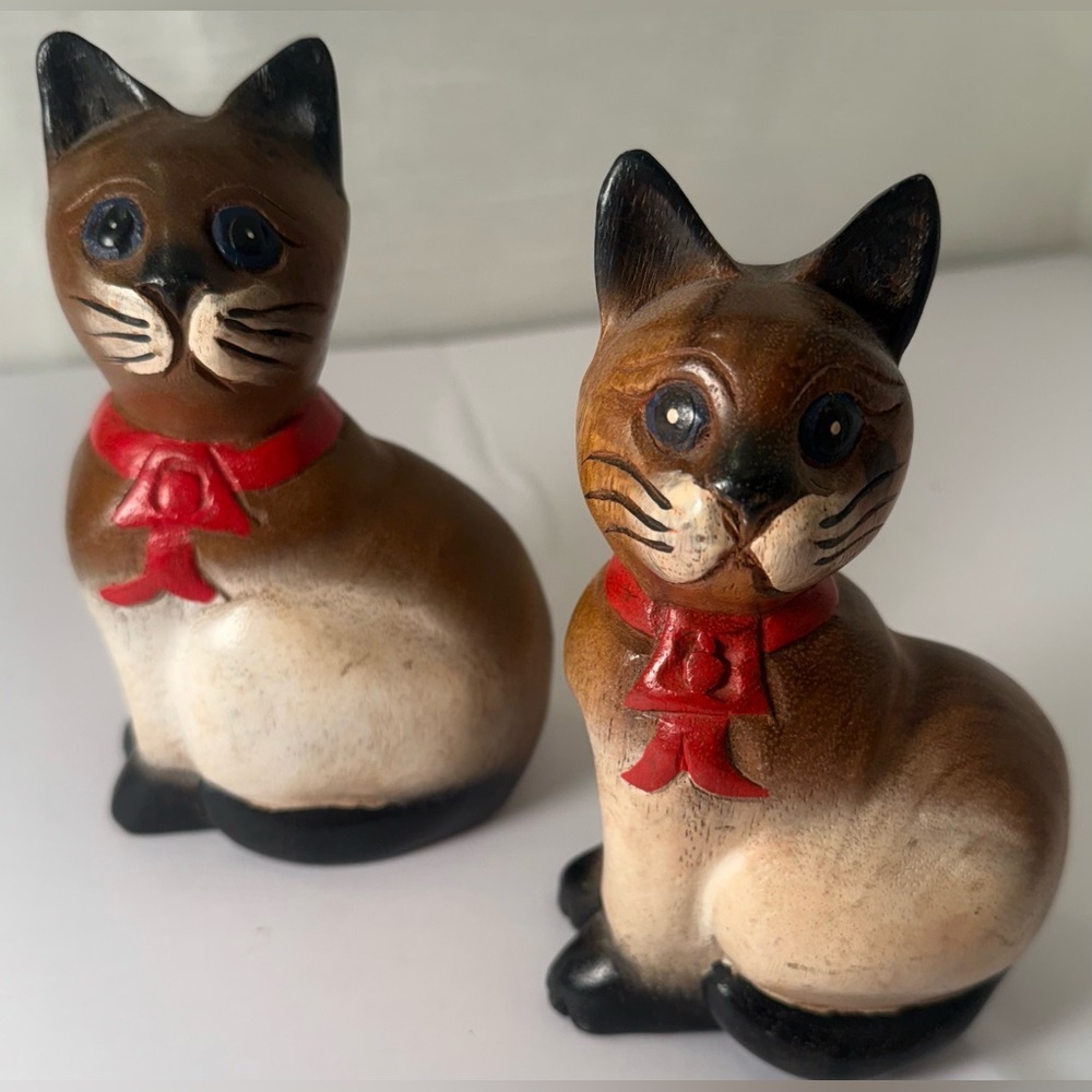2 Vintage wooden hand carved cat figurines siamese cats in bowtie Thailand